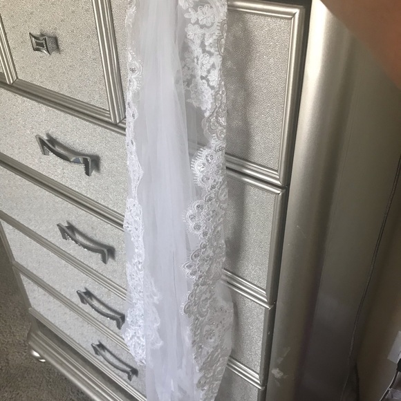 Wedding veil - Picture 2 of 3